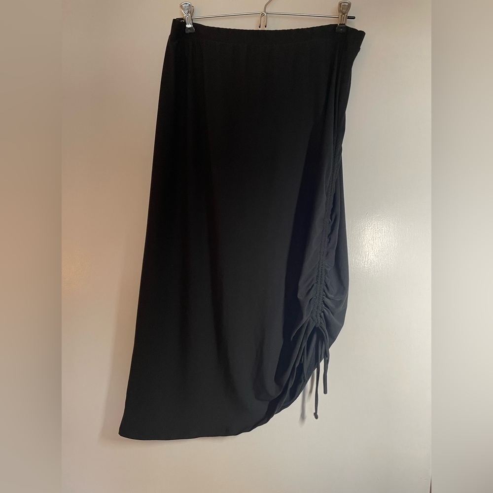 Asymmetrical side tie skirt